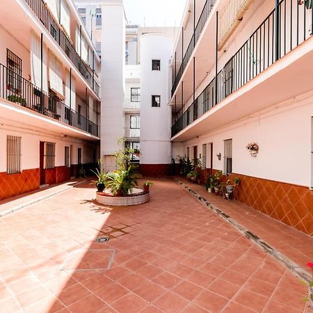 Holi-Rent Salado Appartement Sevilla Buitenkant foto