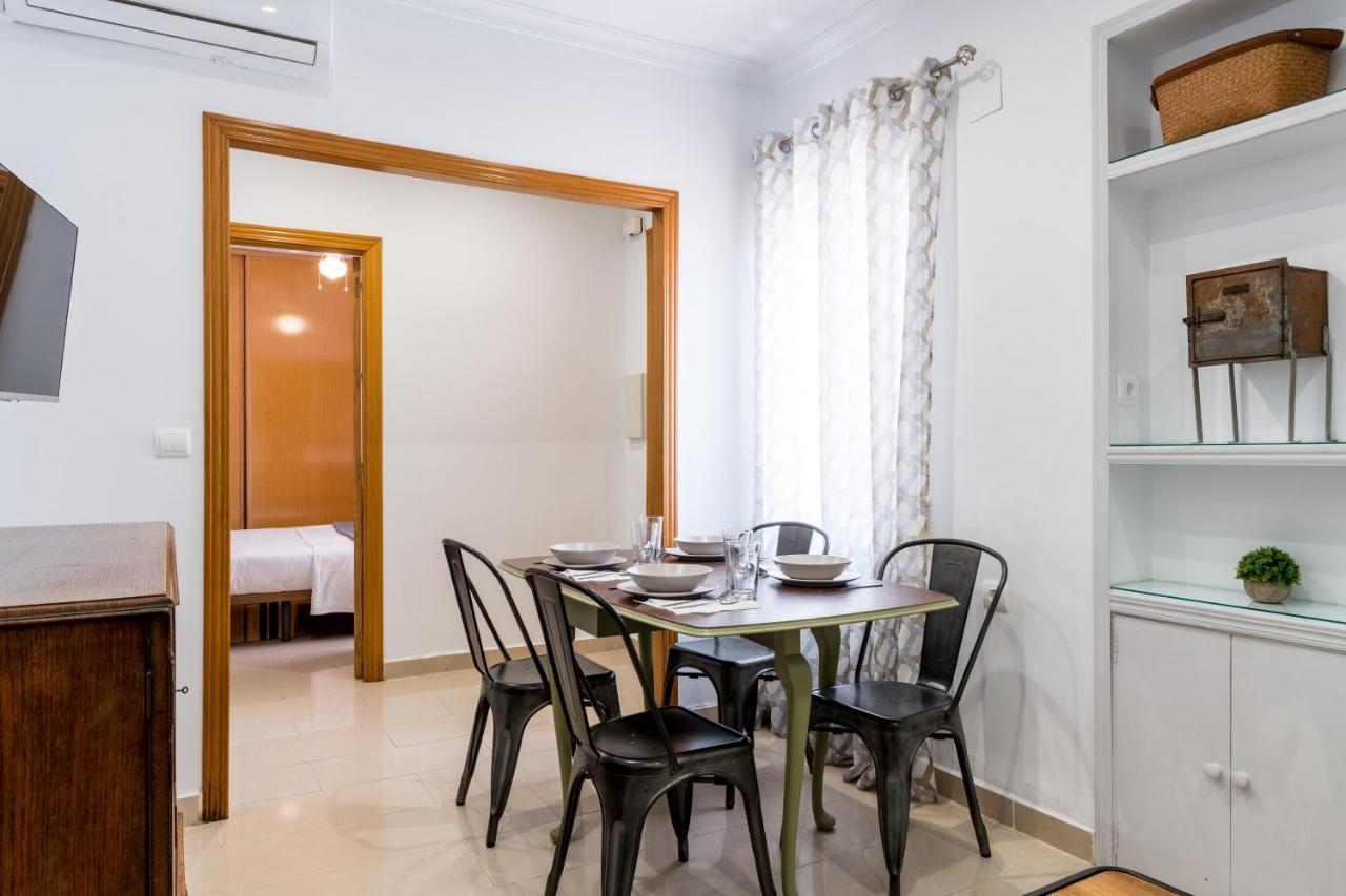 Holi-Rent Salado Appartement Sevilla Buitenkant foto