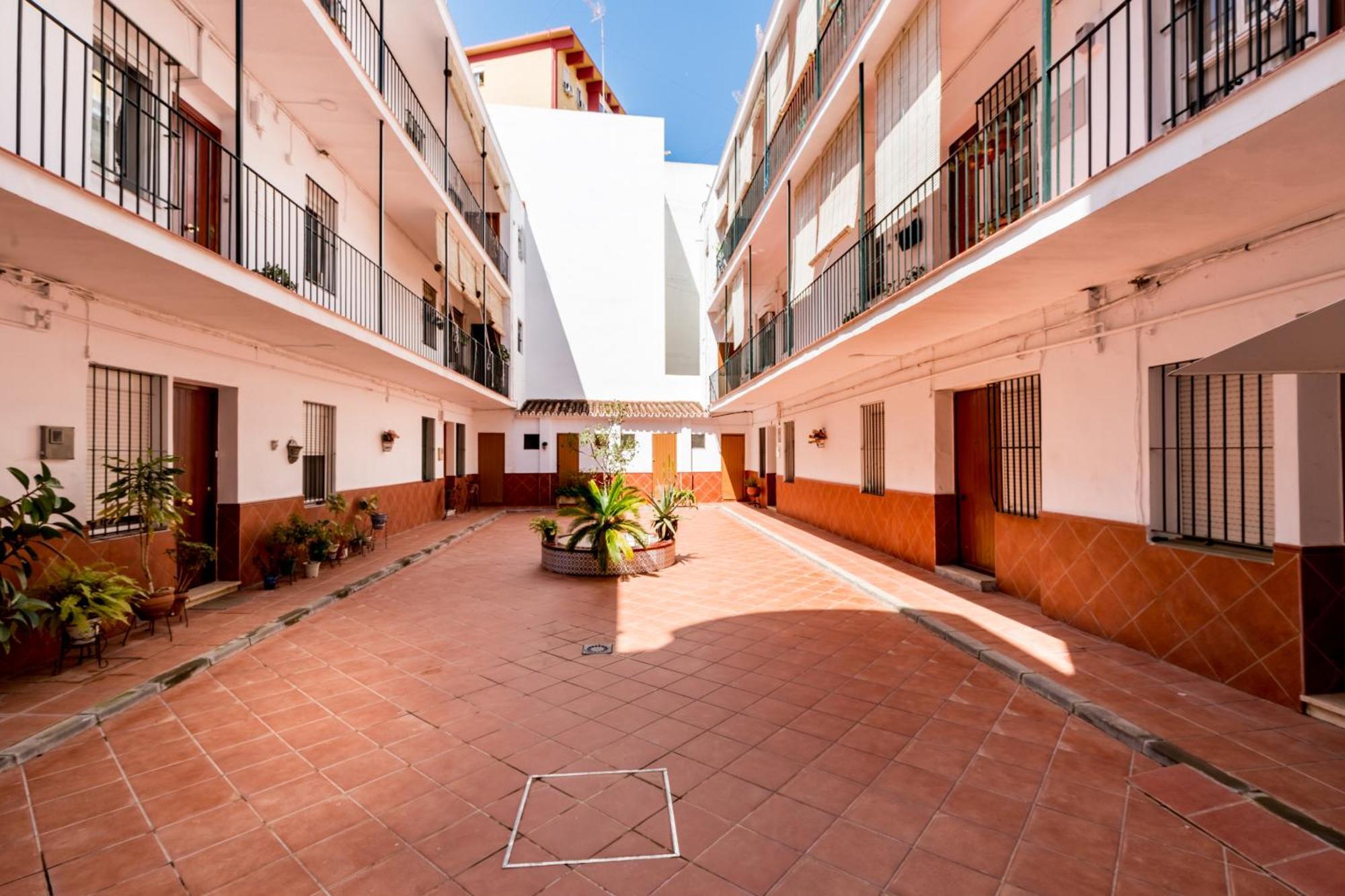 Holi-Rent Salado Appartement Sevilla Buitenkant foto