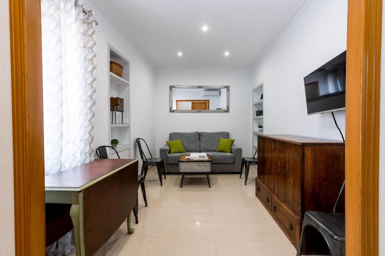 Holi-Rent Salado Appartement Sevilla Buitenkant foto