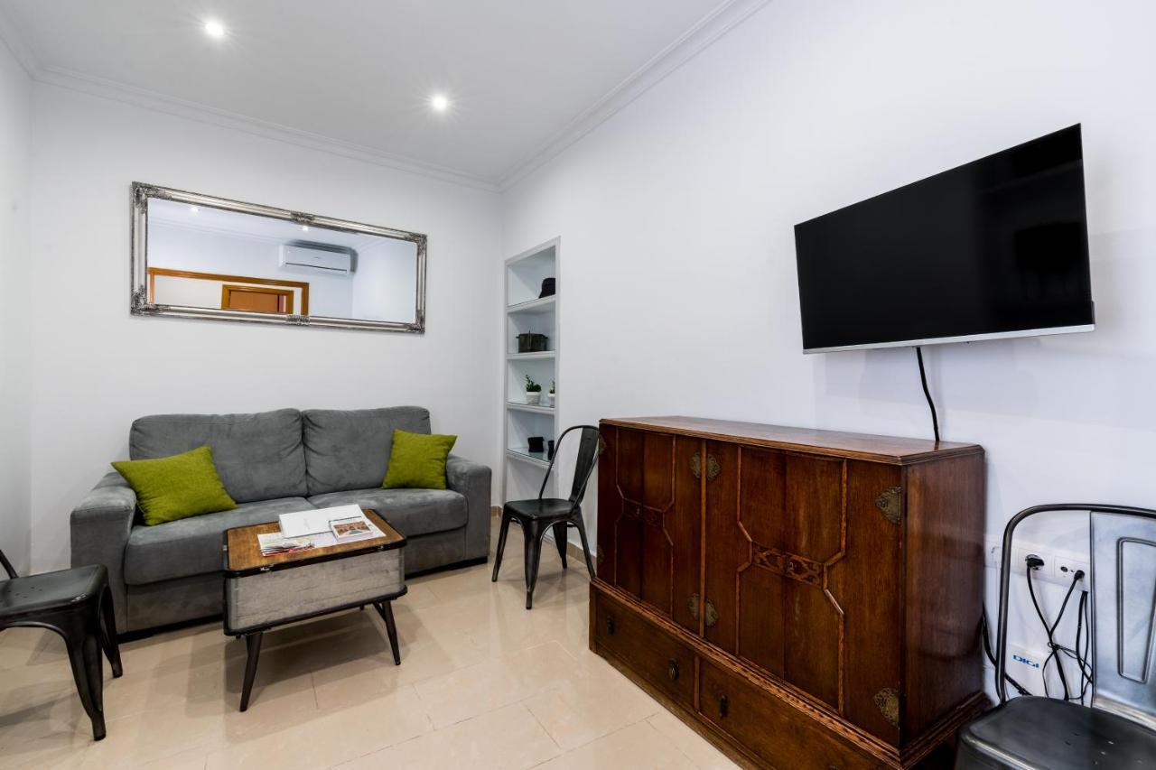 Holi-Rent Salado Appartement Sevilla Buitenkant foto