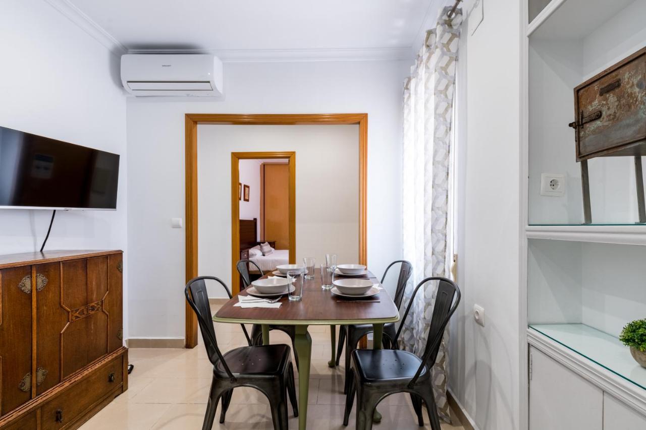 Holi-Rent Salado Appartement Sevilla Buitenkant foto