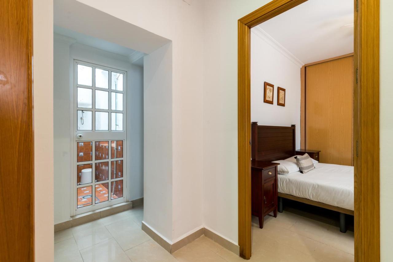 Holi-Rent Salado Appartement Sevilla Buitenkant foto