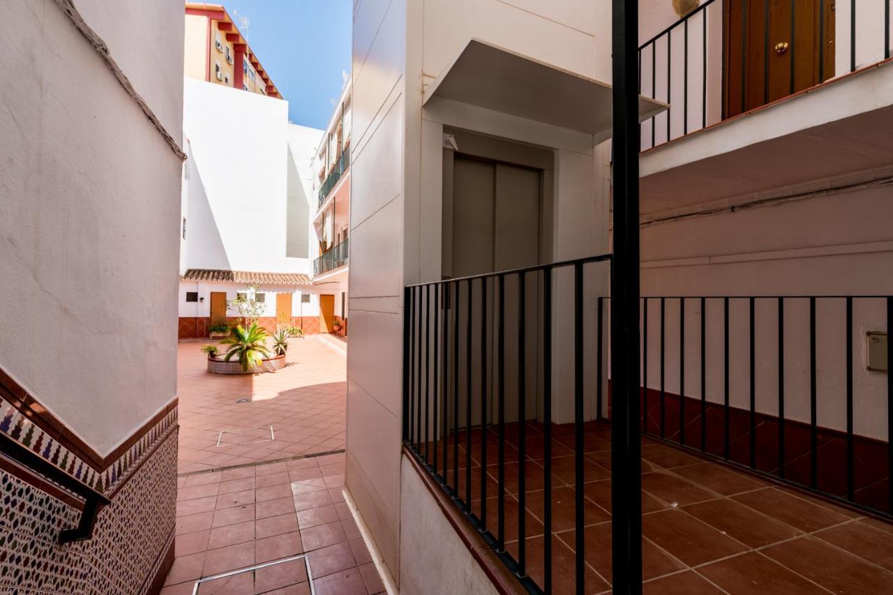 Holi-Rent Salado Appartement Sevilla Buitenkant foto