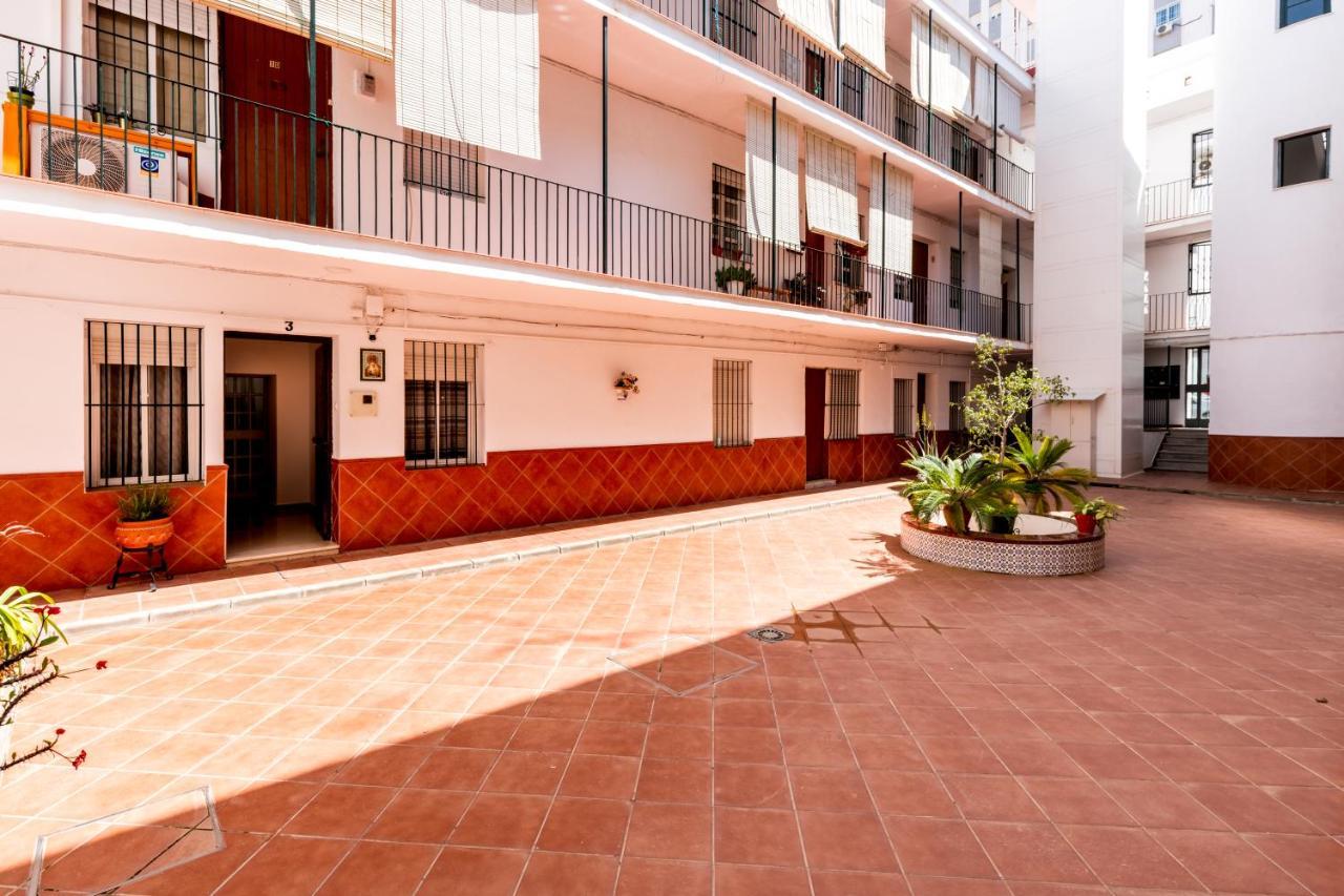 Holi-Rent Salado Appartement Sevilla Buitenkant foto