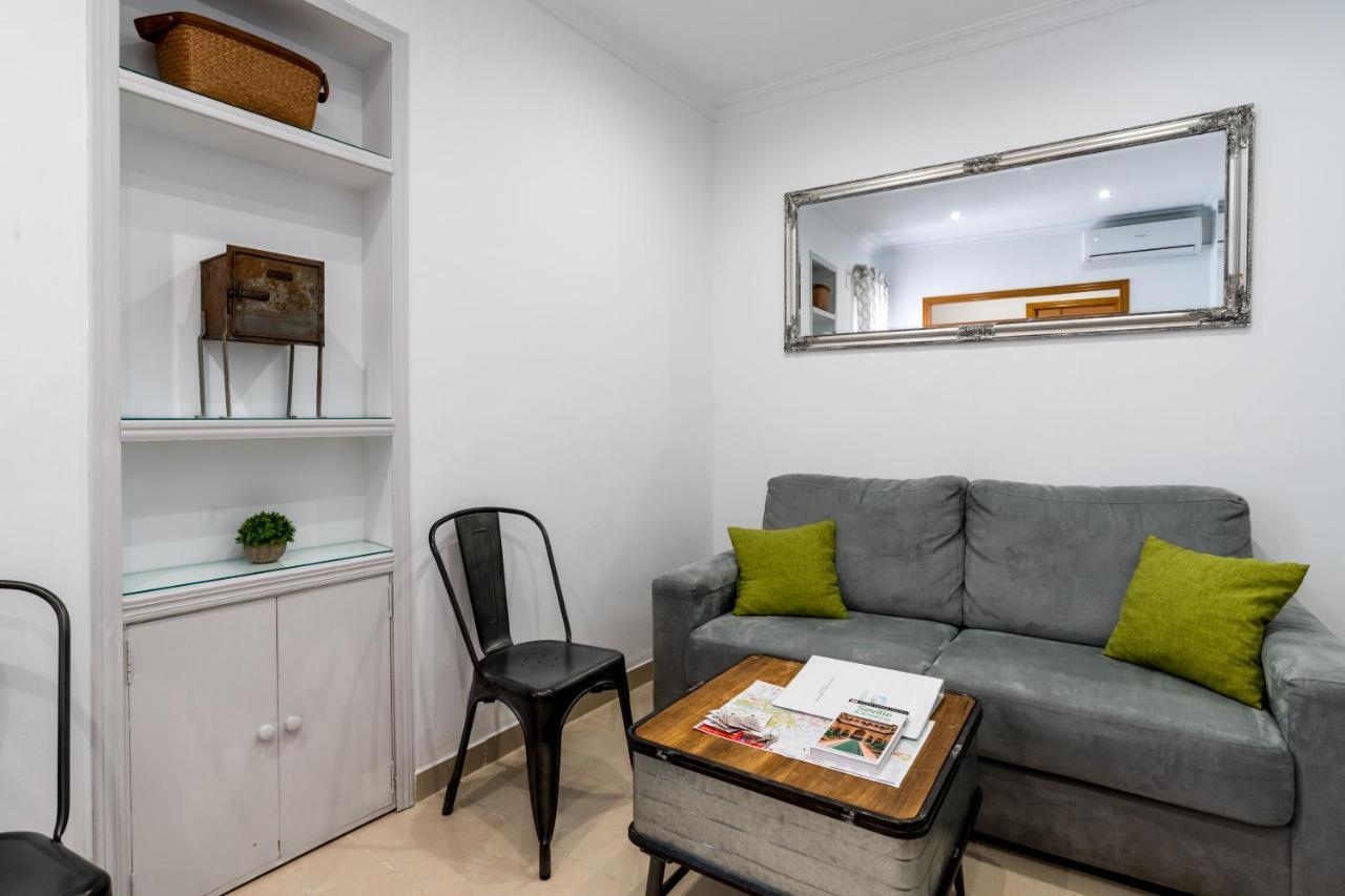 Holi-Rent Salado Appartement Sevilla Buitenkant foto