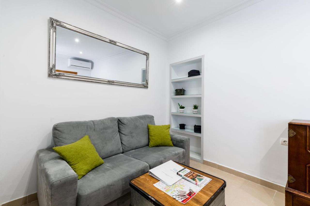 Holi-Rent Salado Appartement Sevilla Buitenkant foto