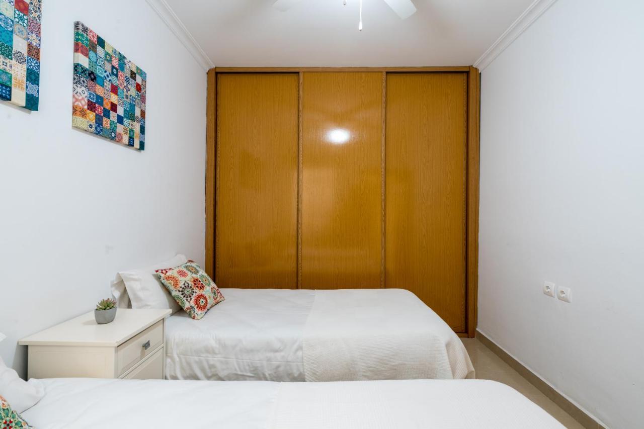 Holi-Rent Salado Appartement Sevilla Buitenkant foto