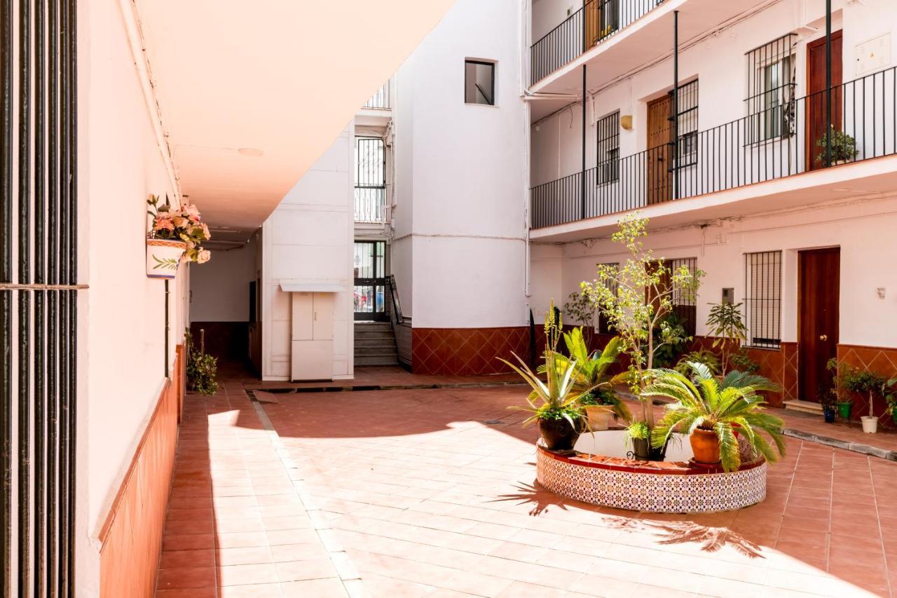 Holi-Rent Salado Appartement Sevilla Buitenkant foto