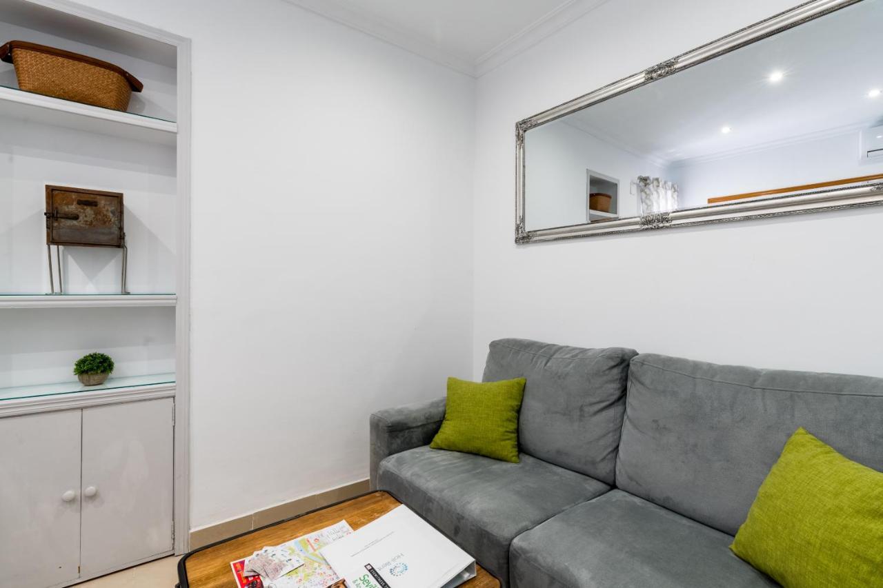 Holi-Rent Salado Appartement Sevilla Buitenkant foto