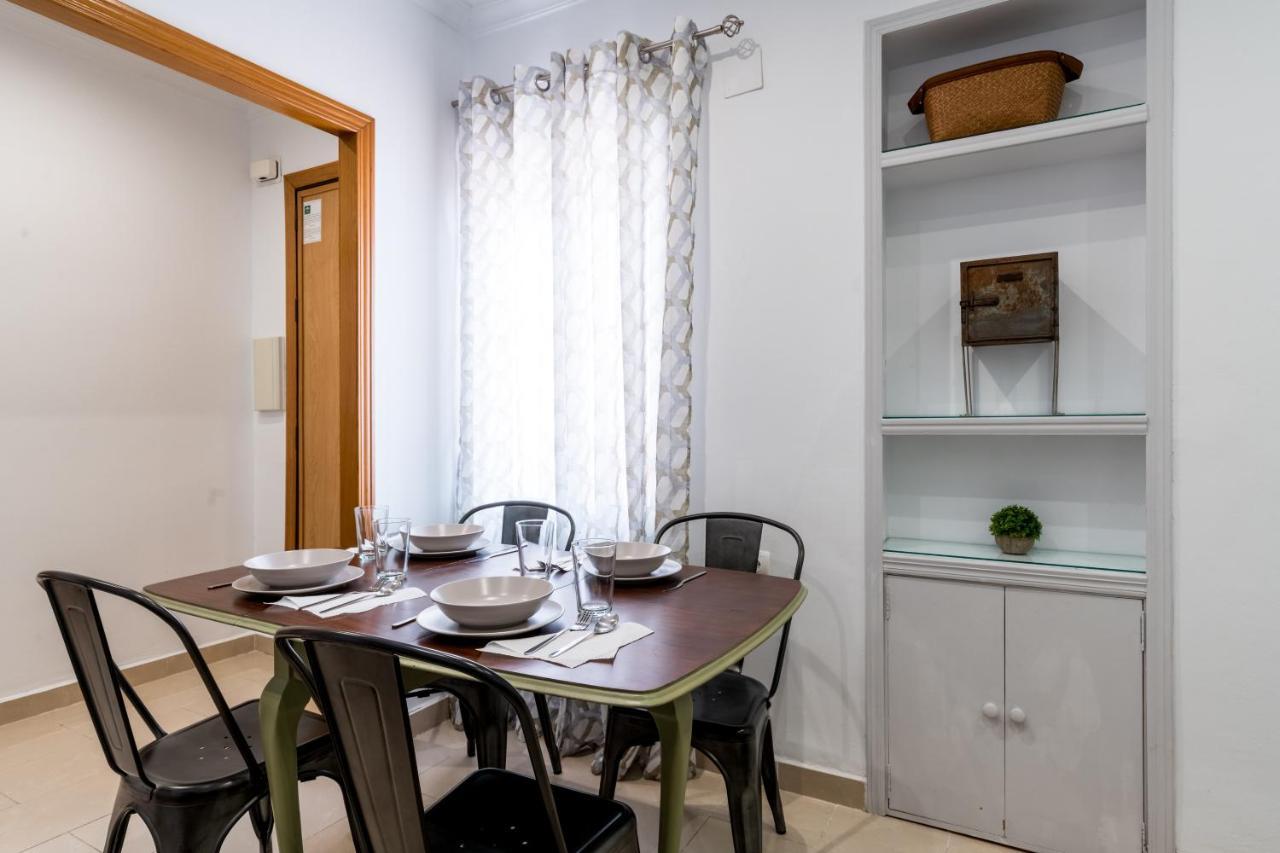 Holi-Rent Salado Appartement Sevilla Buitenkant foto