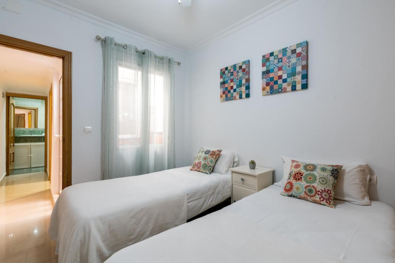 Holi-Rent Salado Appartement Sevilla Buitenkant foto